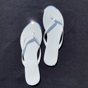 NEW flip flops